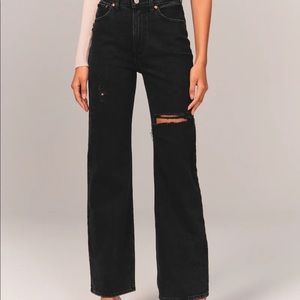 NWT Abercrombie High Rise Relaxed Jean